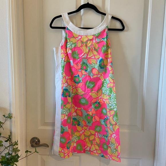 Lilly Pulitzer Dresses & Skirts - Lilly Pulitzer Size 6 High Neck Sleeveless Pink Orange Fitted Shift Dress Floral